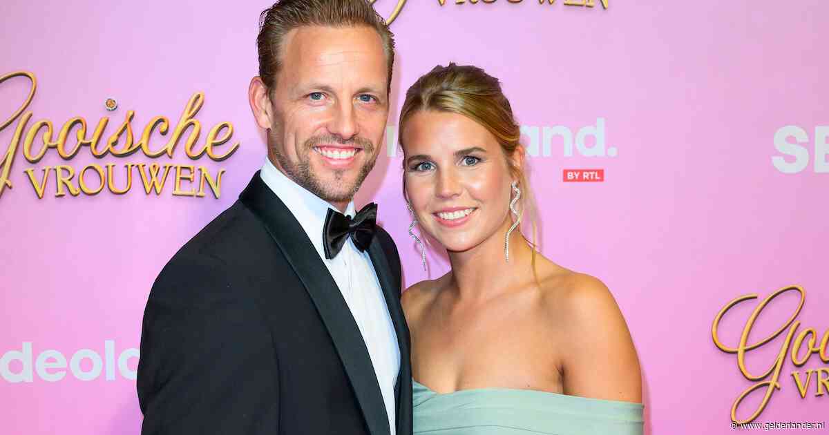 Michel Mulder op zijn knie voor grote liefde: ‘She said yes’