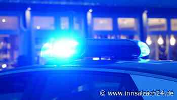 Fußgängerin (39) auf MÜ 13 bei Mühldorf von Auto erfasst und verletzt