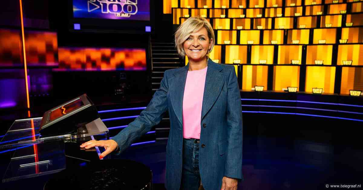 Caroline Tensen viert 25 jaar Eén tegen 100: ’Huisarts keek mij gek aan toen ik gewond naar studio ging’