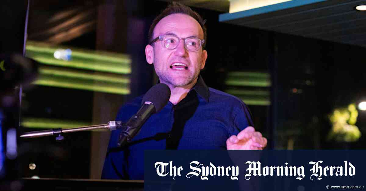 Bandt clings to Melbourne seat as members clash on party direction