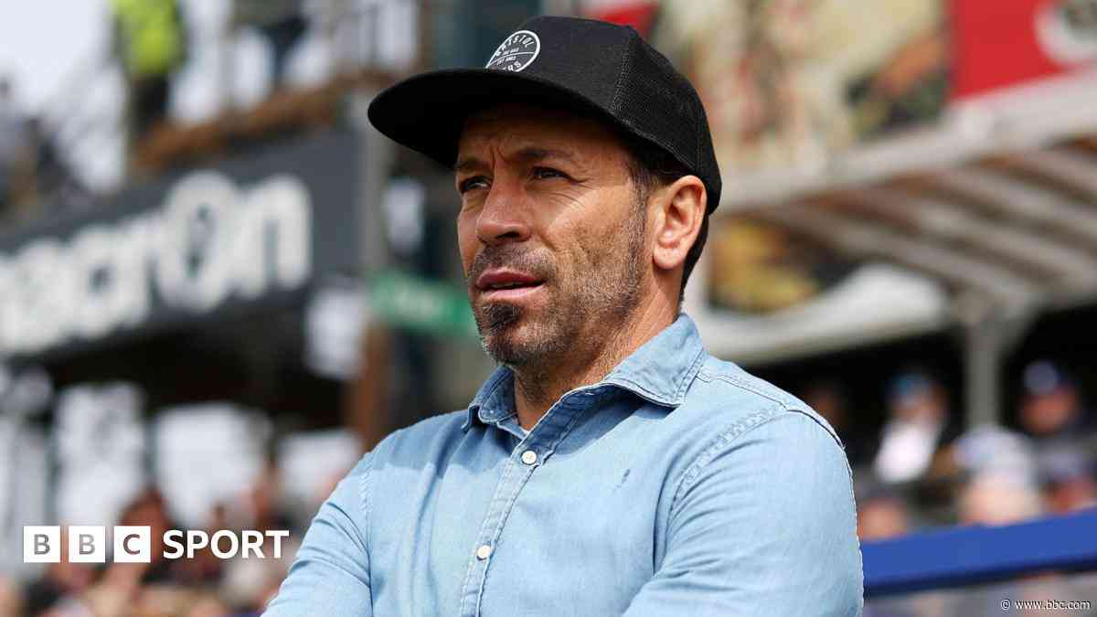 Calderon sacked after Bristol Rovers&#39; relegation