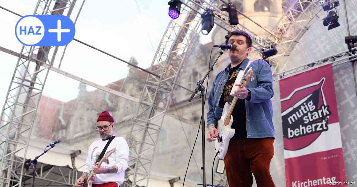 Kirchentag in Hannover: Jupiter Jones gibt Konzert vor dem neuen Rathaus