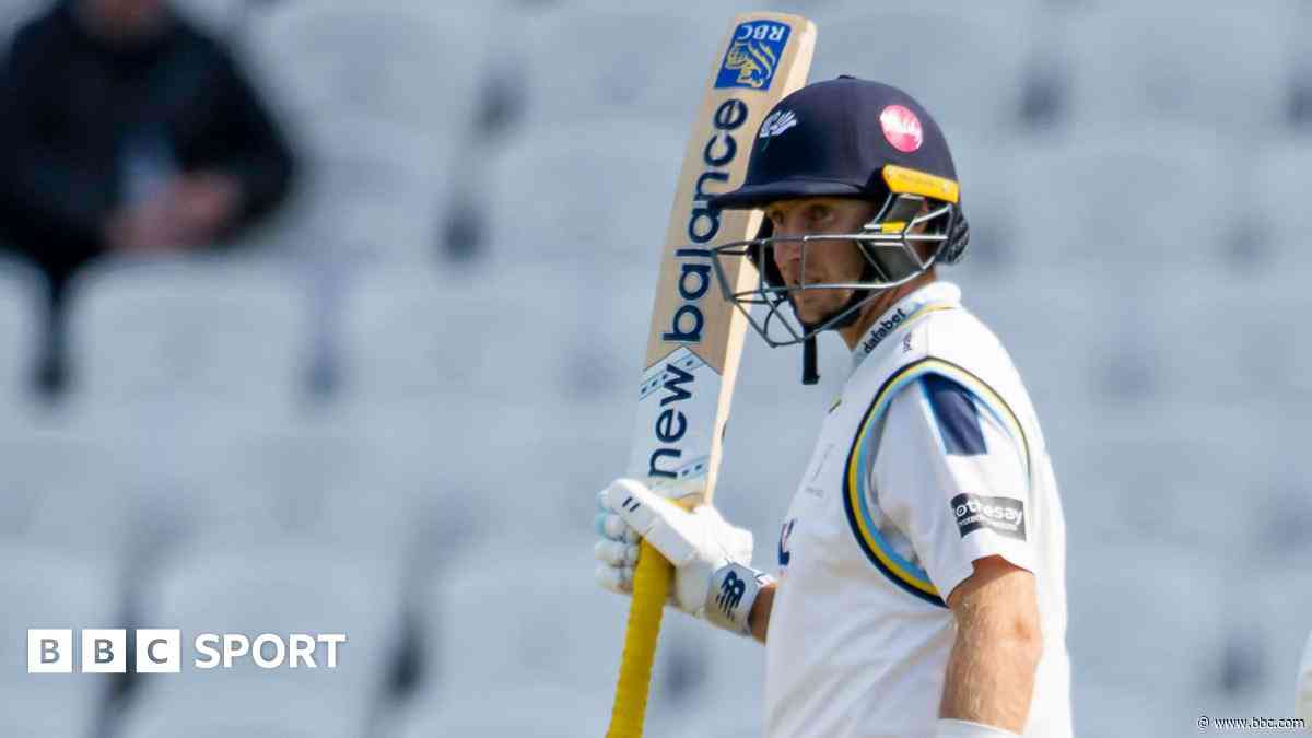 Yorkshire's Root hits 90 as Bears set 185 to win