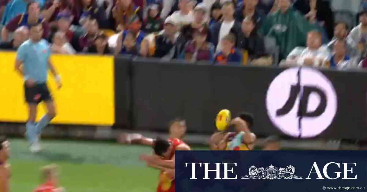 Charlie Cameron takes a screamer against the Suns