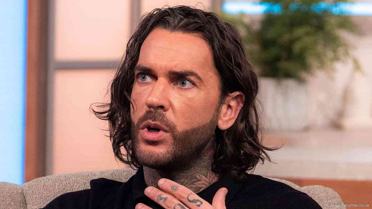 Pete Wicks 'threatened by furious MMA fighter for sending flirty texts to his ex girlfriend'