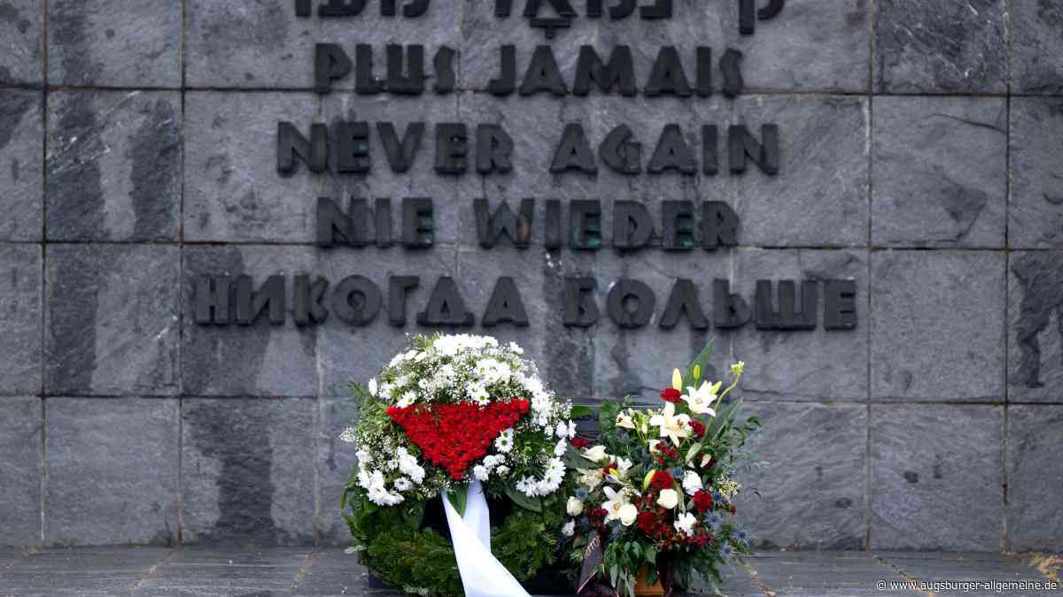 Befreiung vor 80 Jahren: Gedenken in Deutschlands erster KZ-Gedenkstätte in Dachau