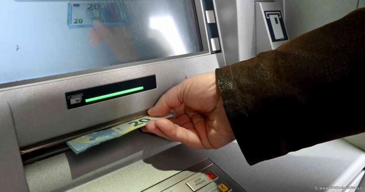 Tenta di rapinare un bancomat ma la bomba le esplode tra le mani: “Qualcosa è andato storto”. Muore donna di 38 anni