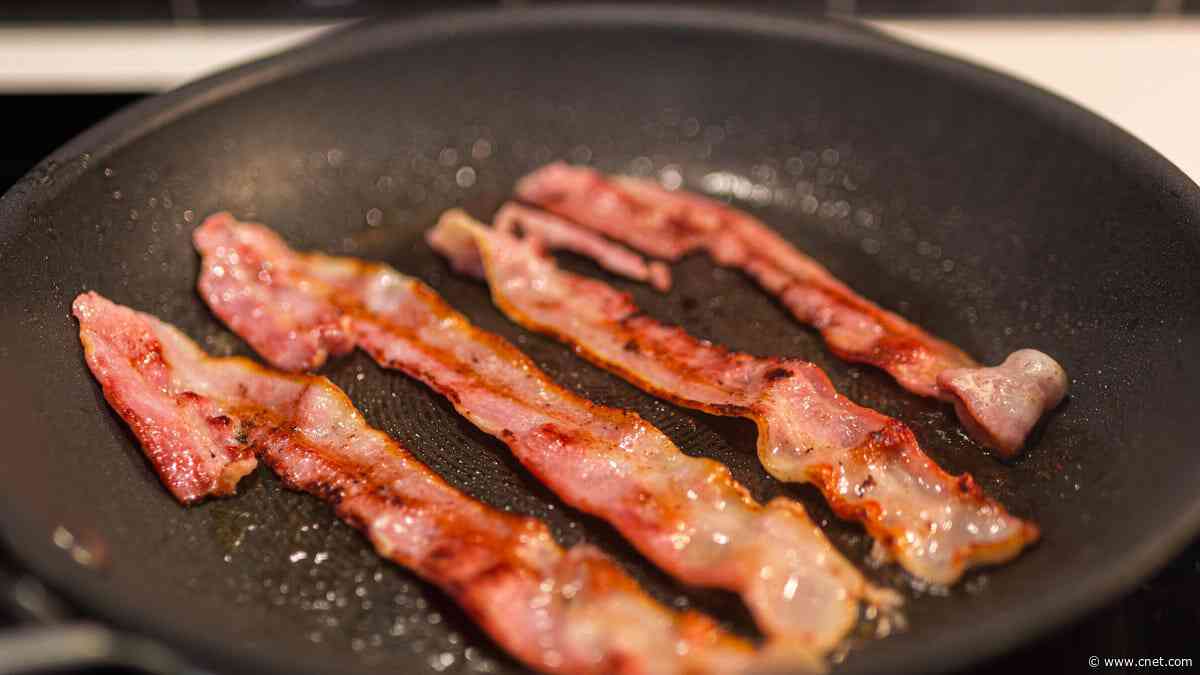 Cooked Bacon? Don't Even Think About Pouring the Grease Down the Drain
