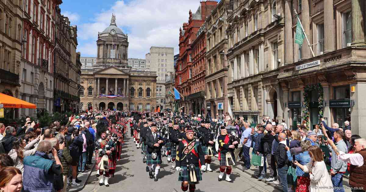 Brilliant photos as crowds take over Liverpool city centre street to mark VE Day