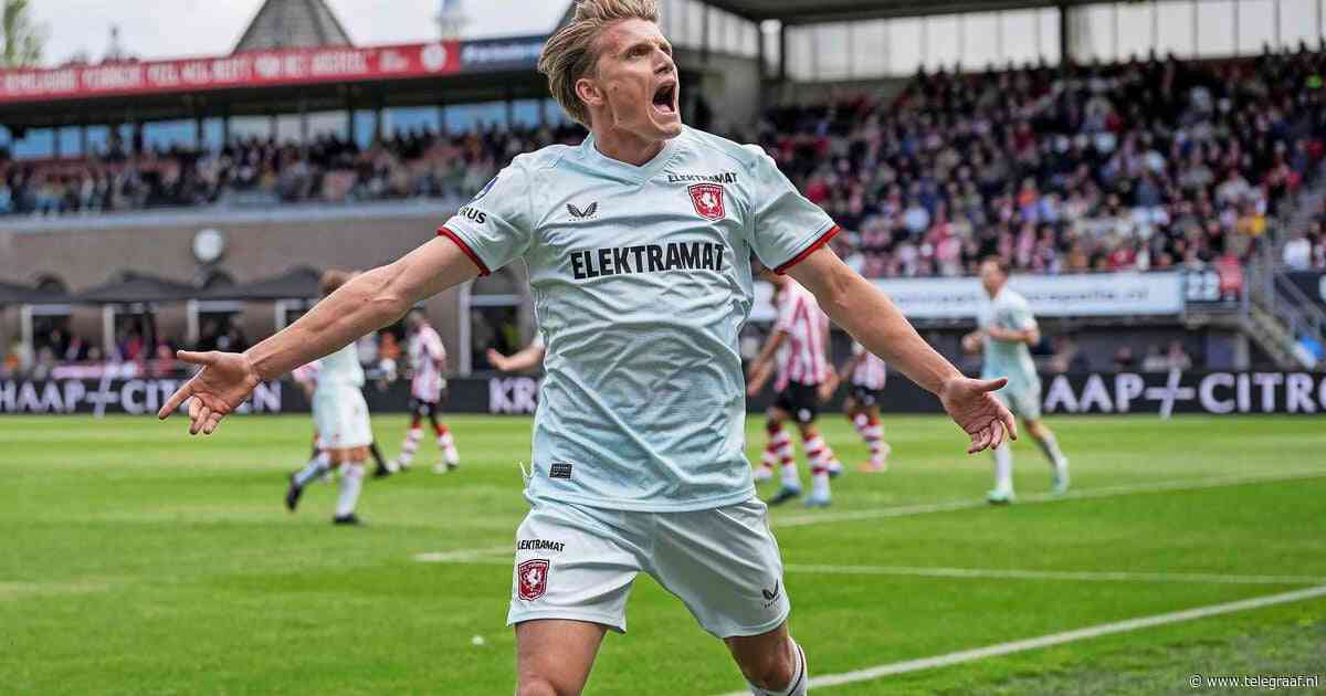 Sem Steijn is Steijn vader Maurice opnieuw de baas en scoort prachtig tijdens zege FC Twente op Sparta