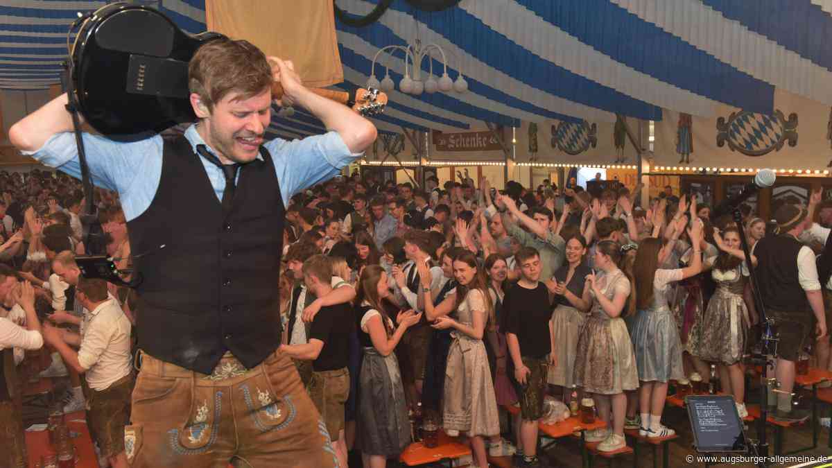Donaumoosvolksfest: Vier Tage Party auf den Bierbänken