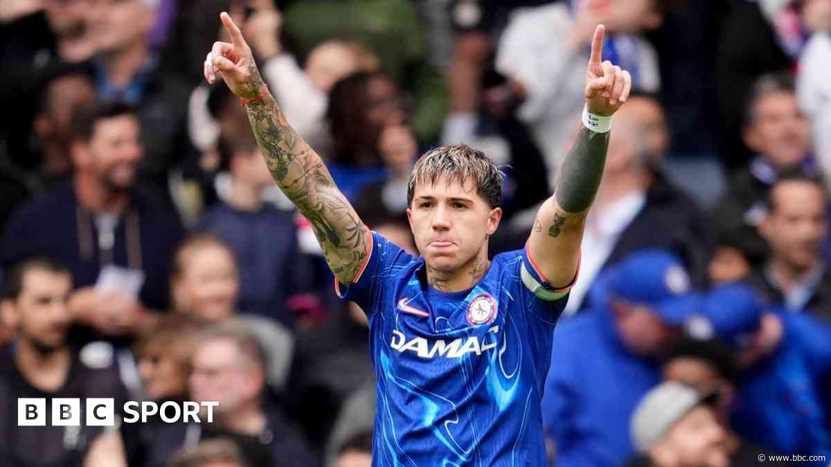 Premier League: Chelsea take early lead against champions Liverpool