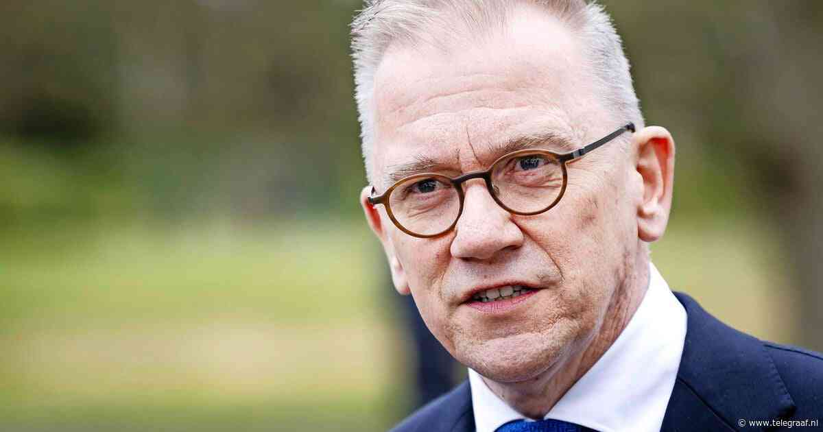 Minister Bruins ontdekte in door hem opengestelde ’oorlogsarchief’ omstreden stuk over zijn eigen familie