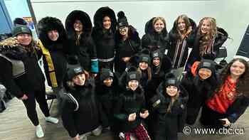 16 parkas gifted to visiting girls' hockey team in Rankin Inlet, Nunavut