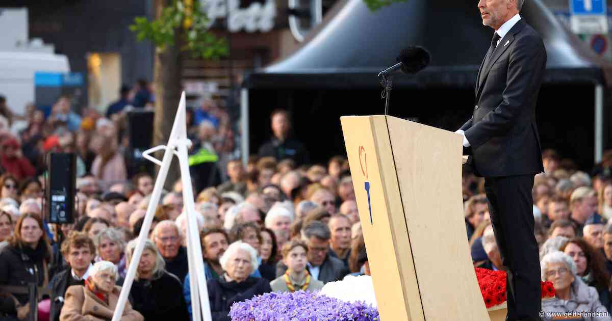 Premier Schoof tijdens  Nationale Herdenking: ‘Moeder leerde ons met mededogen naar de ander te kijken’
