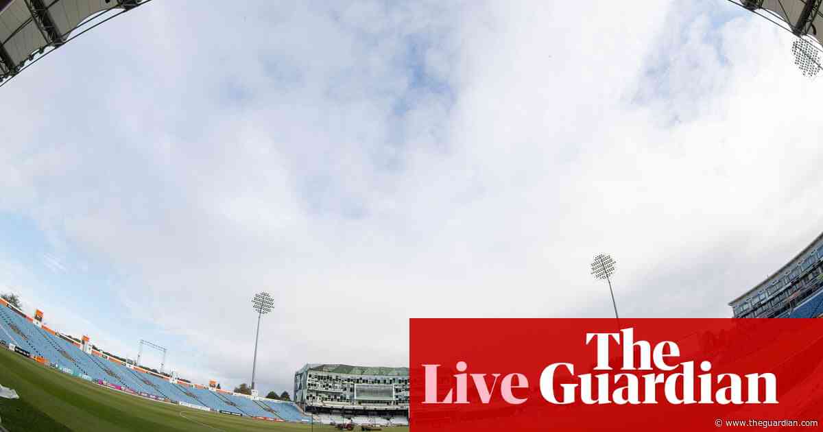 Warwickshire beat star-studded Yorkshire and more: county cricket – as it happened
