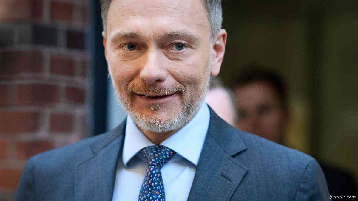 Unfall auf Parkplatz in Berlin: Christian Lindner überfährt Hund