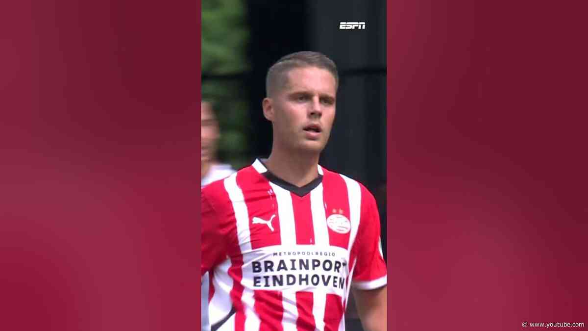 Hing de lat tijdens Heracles - PSV misschien ook al 5 centimeter te laag? 😜