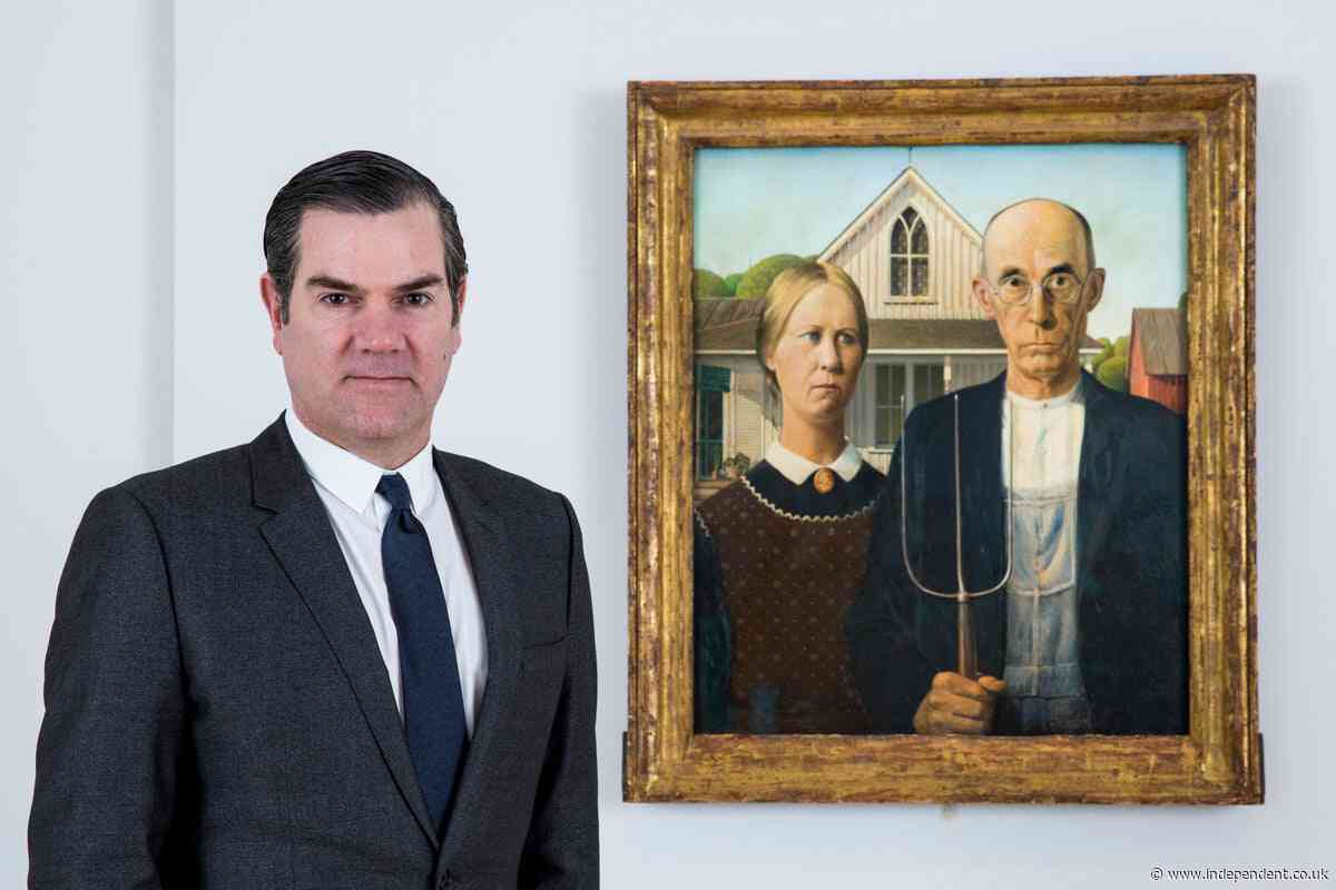 Art Institute of Chicago president accused of stripping off during United Airlines flight