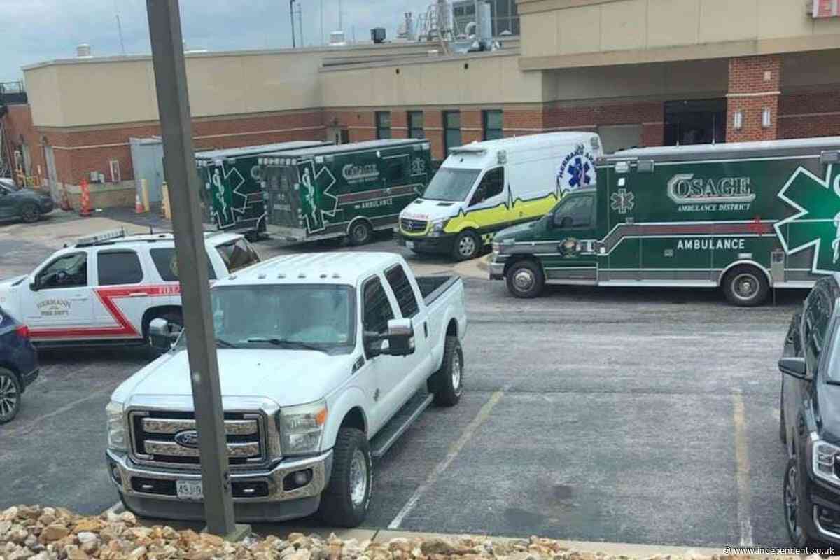 At least 32 injured as shuttle bus crashes into Missouri ditch