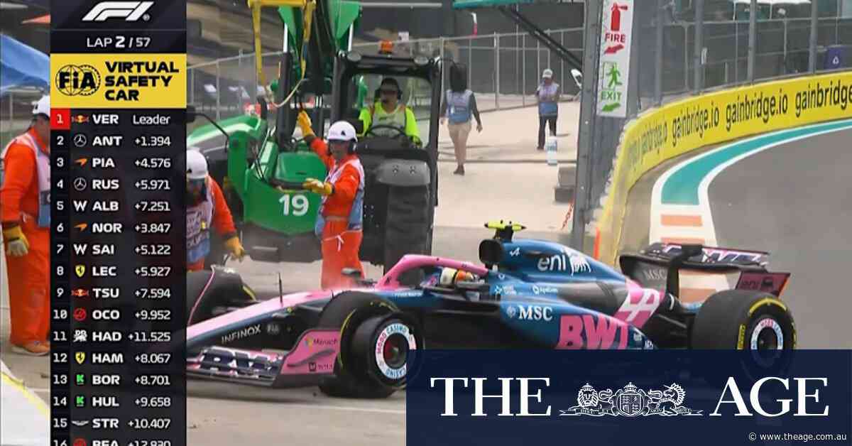 Doohan crashes out on first lap