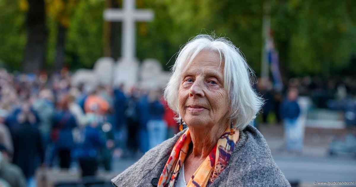 Anneke ontdekt op Grebbeberg wat familie 85 jaar lang niet wist over neergeschoten schoonvader: ‘Huh, zei ik. Dat kan niet!’