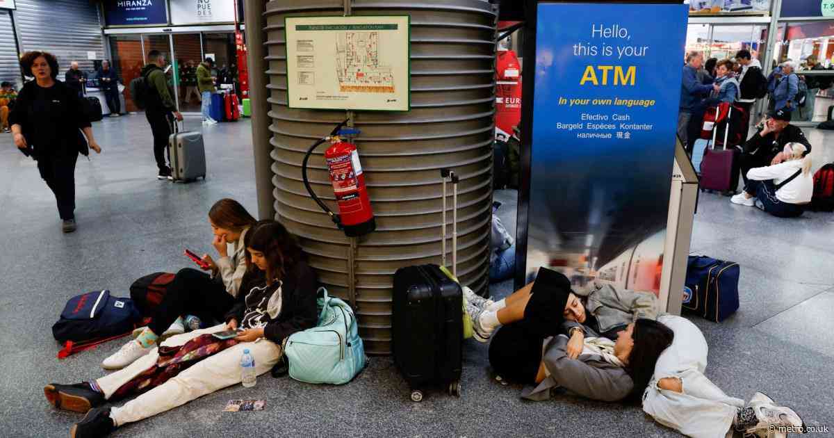 Thousands of passengers stranded in Spain after thefts stop trains 