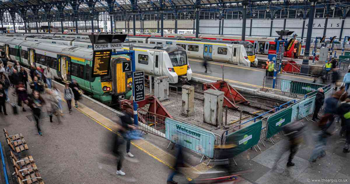 Train lines blocked due to 'signalling fault'