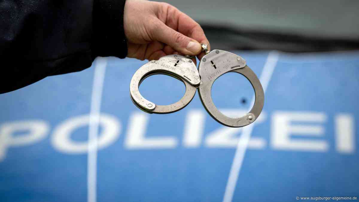 Mann wird aus Haft entlassen und raubt ein Paketauto