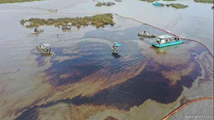 Officials contain oil, natural gas spill at well off Louisiana gulf coast