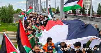 Honderden demonstranten komen op voor Palestina op Bevrijdingsdag: ‘Er is een grens bereikt’