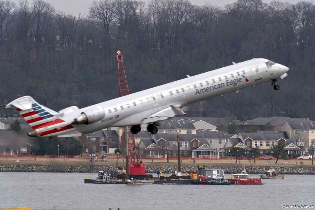 Army pausing helicopter flights near Washington airport after close calls