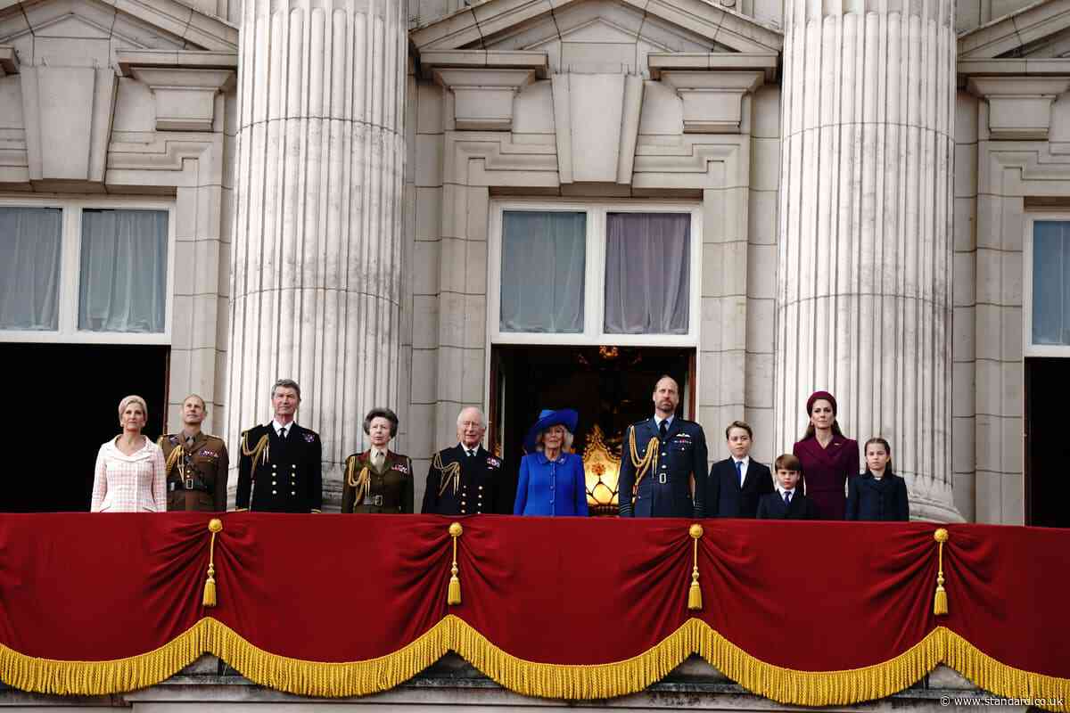 Royals watch historic flypast as huge crowds turns out for VE Day 80th anniversary 