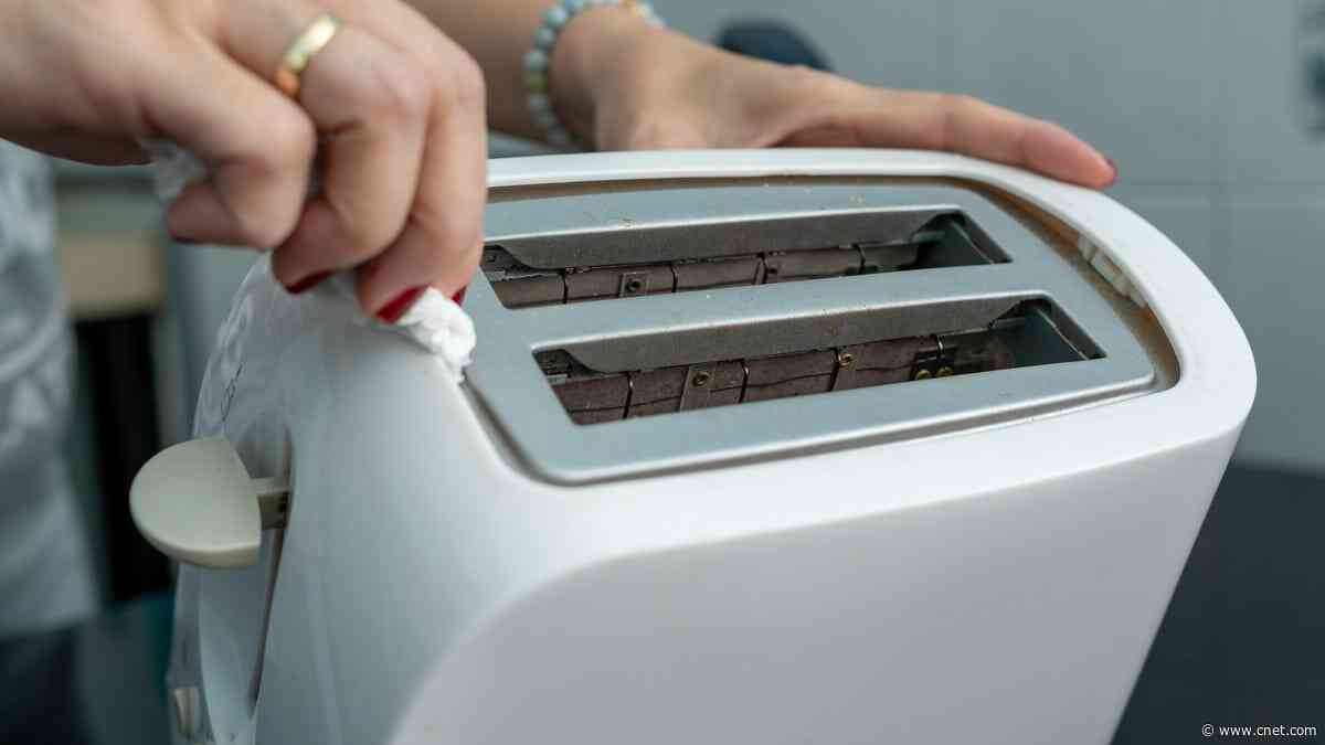 This Is the Nastiest Thing in Your Kitchen and You Never Clean It
