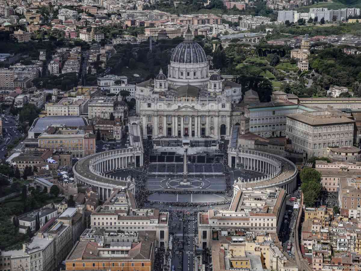 Niente cellulari, linee telefoniche staccate: così il Vaticano si isolerà dal mondo per il Conclave