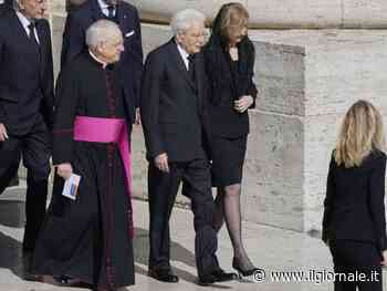La visita di Mattarella alla tomba di papa Francesco