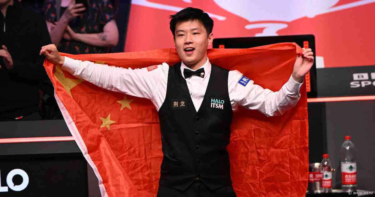 Zhao Xintong kroont zich tot eerste Aziatische wereldkampioen snooker ooit: ‘Ik kan het niet geloven...’