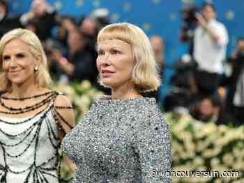 Pamela Anderson shows off bold bob on Met Gala red carpet
