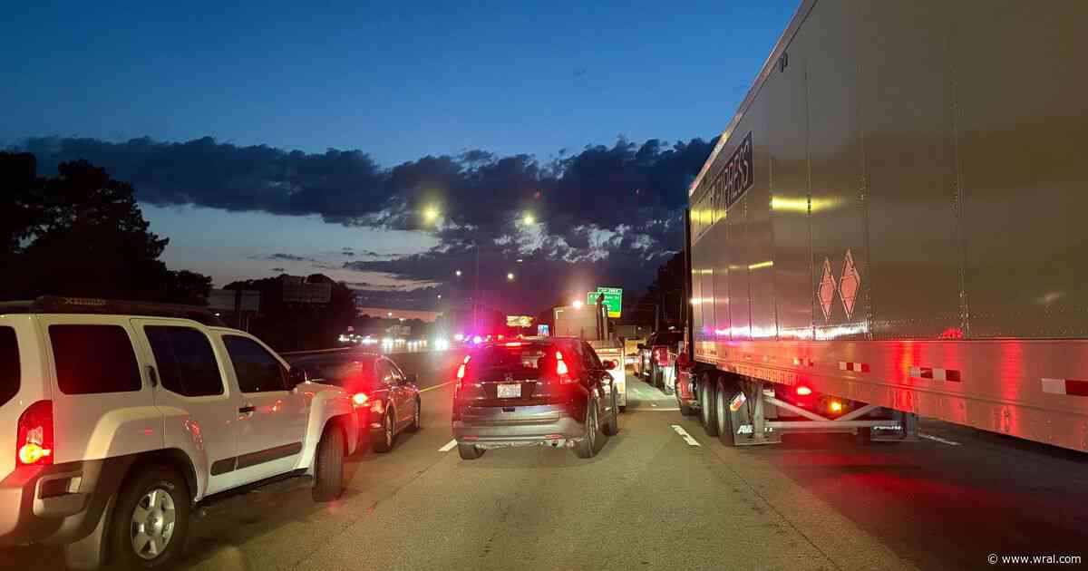 Crash causes massive traffic jam on I-40 in Raleigh