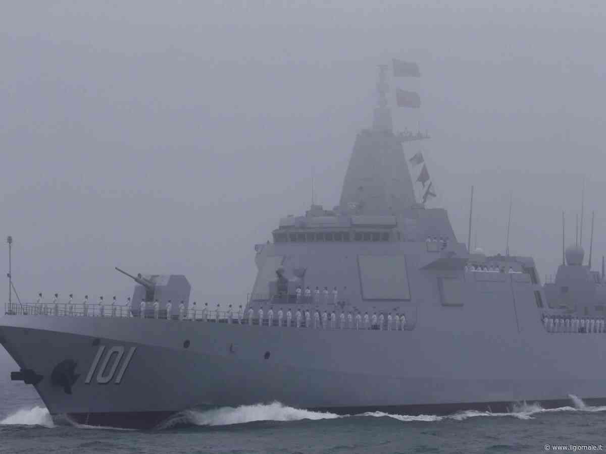 La Cina muove le navi da guerra: cosa c'è dietro le strane manovre militari di Xi
