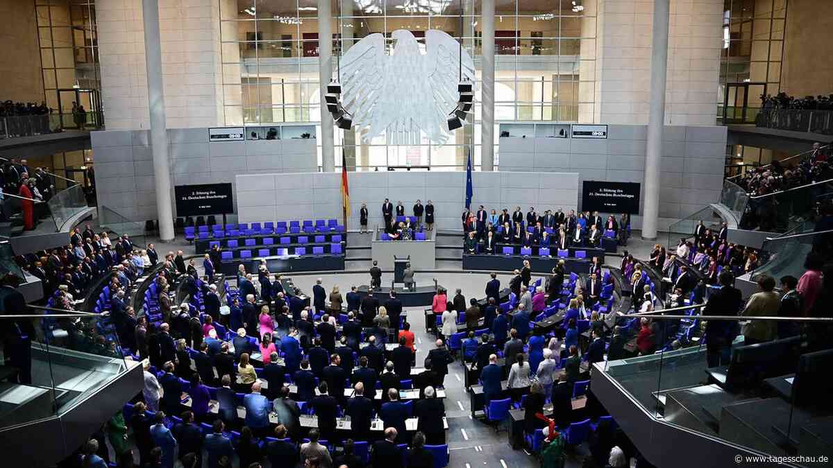 Liveblog zur Kanzlerwahl: ++ Fraktionen beraten nach Merz-Niederlage ++