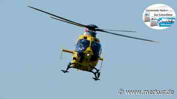 Drei Autos beteiligt, Heli im Einsatz: Nach schwerem Unfall geht gar nichts auf der Staatsstraße