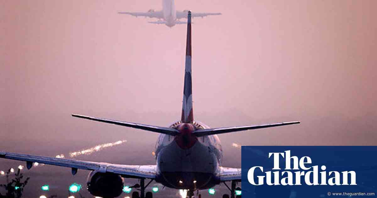 Aviation industry is ‘failing dramatically’ on climate, insiders say