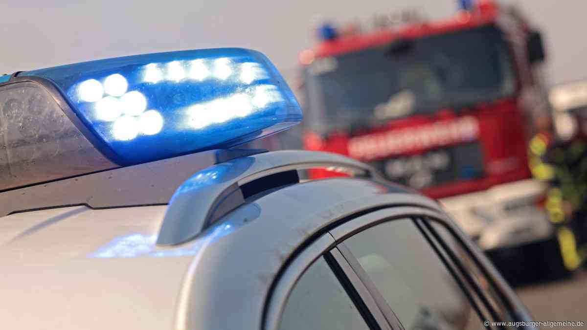 Hubschrauber-Einsatz bei Wohnhaus-Brand: Frau springt schwerverletzt aus zweitem Stock