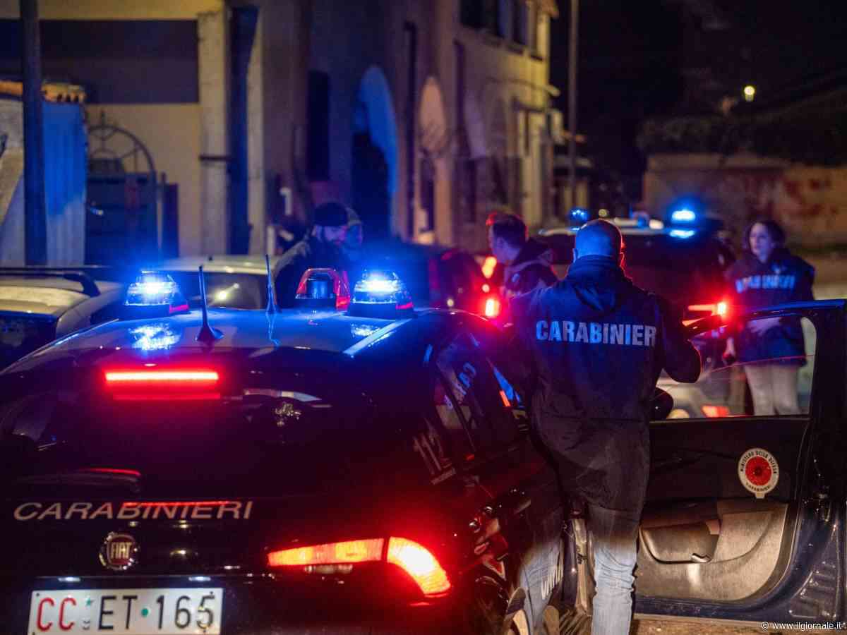 Assassinato in casa con 24 coltellate. Orrore a Vigevano, il killer è un 25enne
