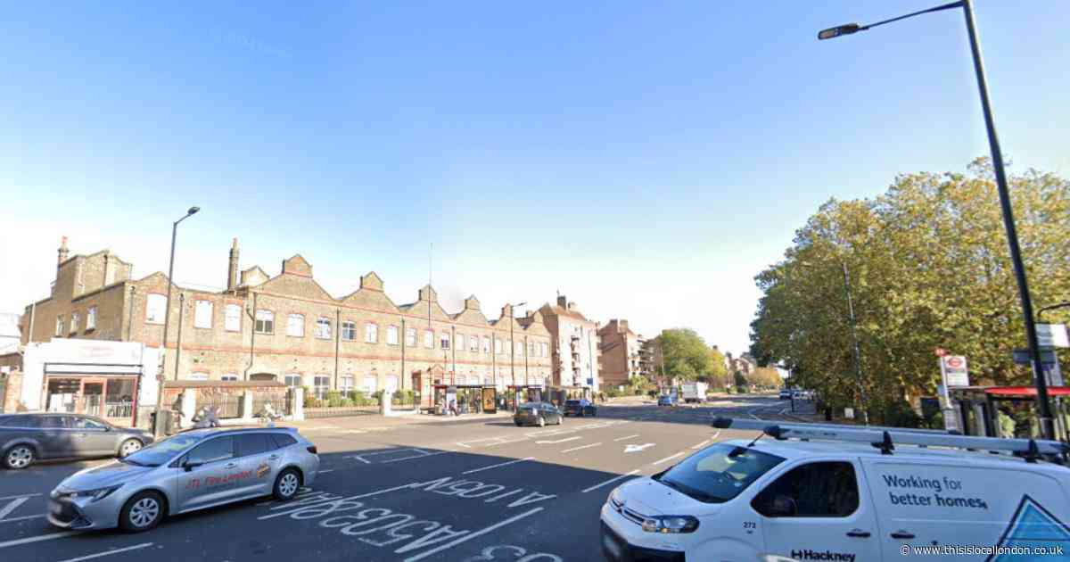 Man, 50, taken to hospital after being stabbed during ‘robbery’ in Harringay
