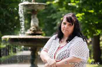 Mum meets hotel worker on Egypt holiday – then ditches husband of 15 years and 3 kids