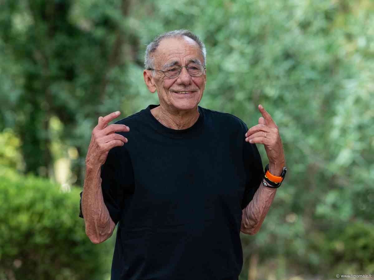 "Genitori zitti e a casa". Bufera sulle parole di Vecchioni: cosa ha detto sull’educazione sessuale