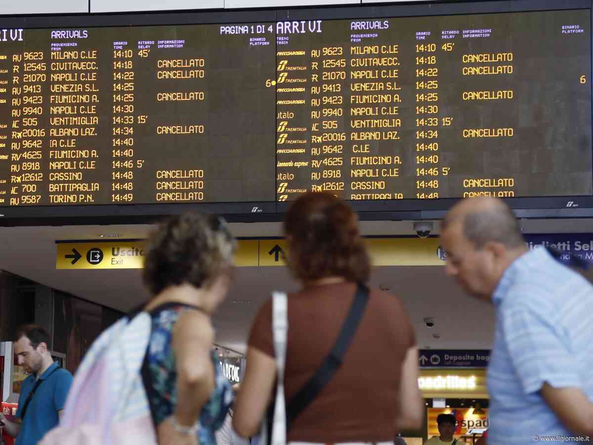 Cancellazioni e caos scioperi, giornata nera per i treni: ritardi fino a 210 minuti
