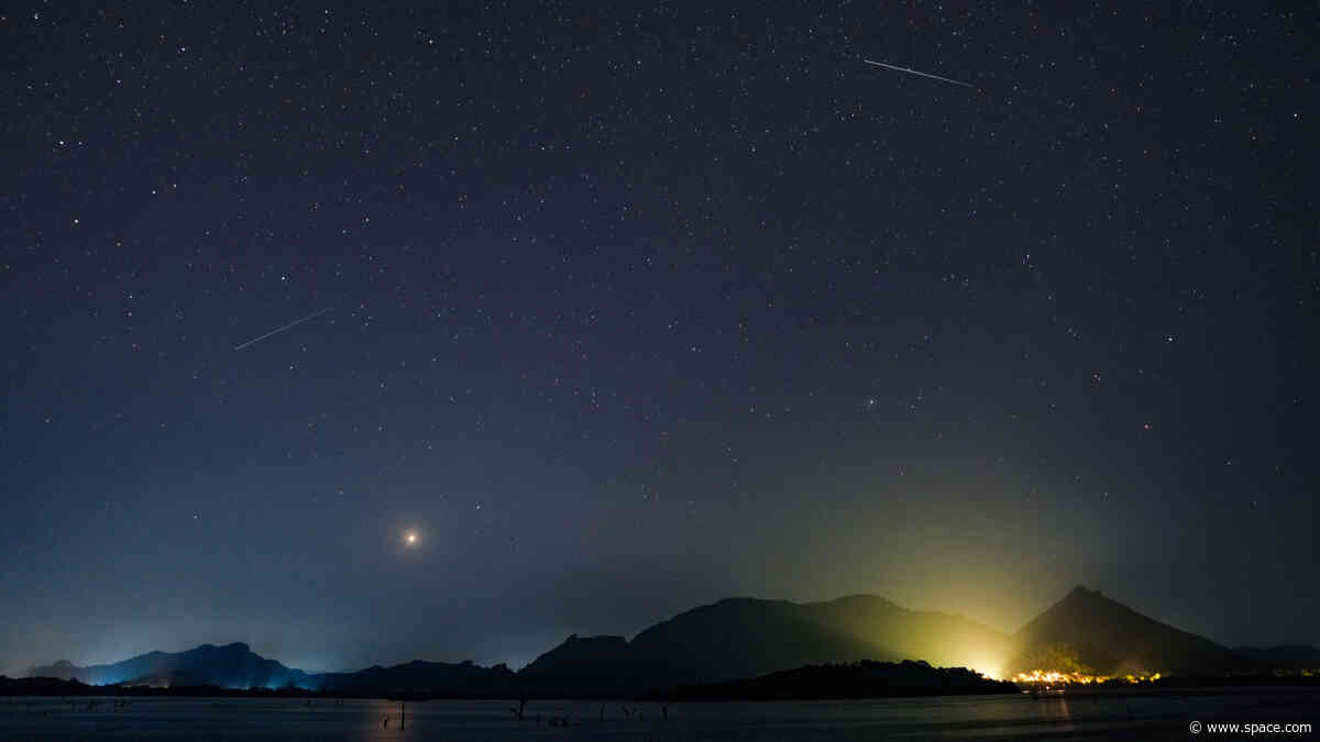 Eta Aquarid meteor shower 2025 delights stargazers around the world with dramatic shooting stars (photos)